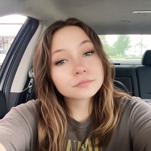 Meet your Posher, Caitlyn